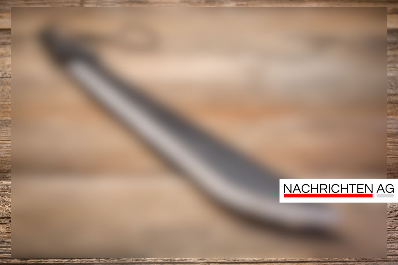 Mutter tötet Sohn: Prozessauftakt enthüllt psychische Abgründe!